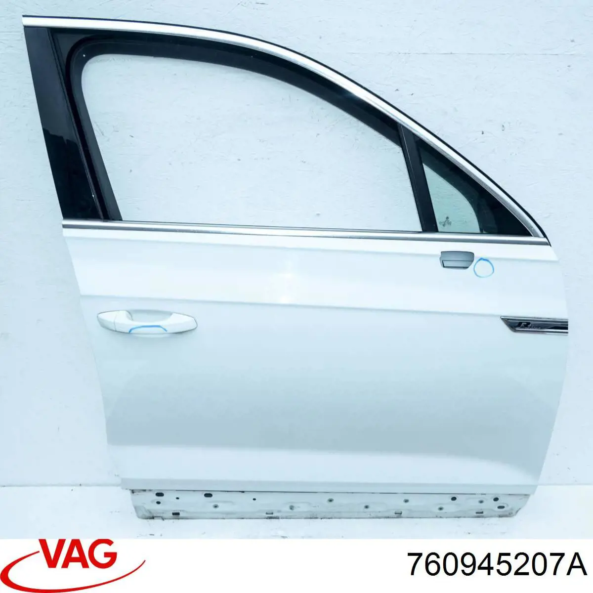 Задня ліва зовнішня фара VAG 760945207A ціна, від 290.63 USD