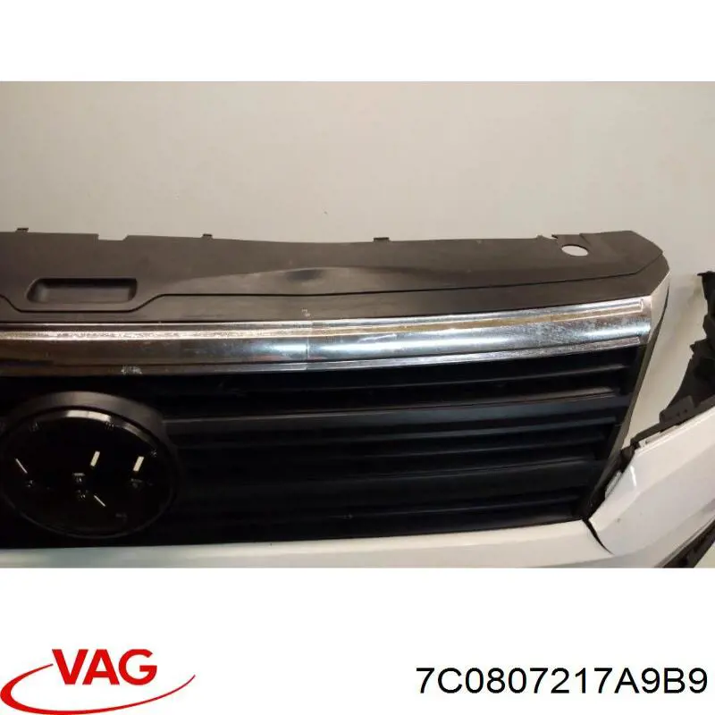 7C0807217A9B9 VAG Бампер передній в зборі