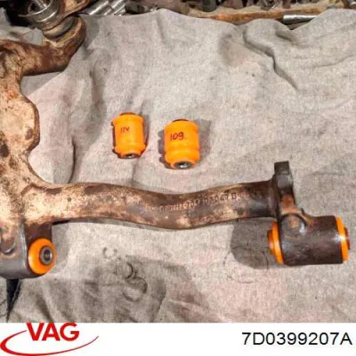 7D0399207A VAG Ліва опора двигуна