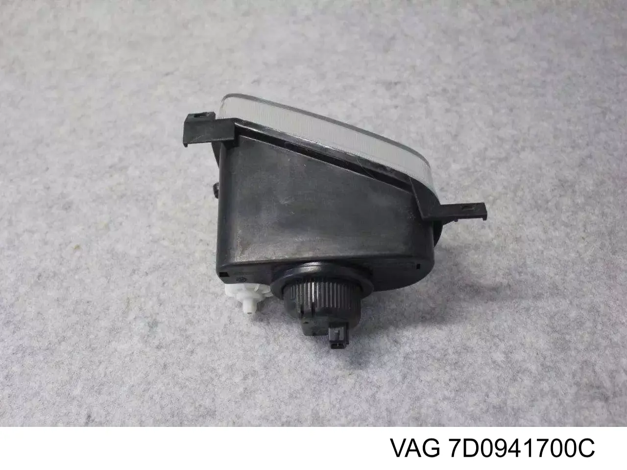 Купити 7D0941700C VAG Протитуманка права