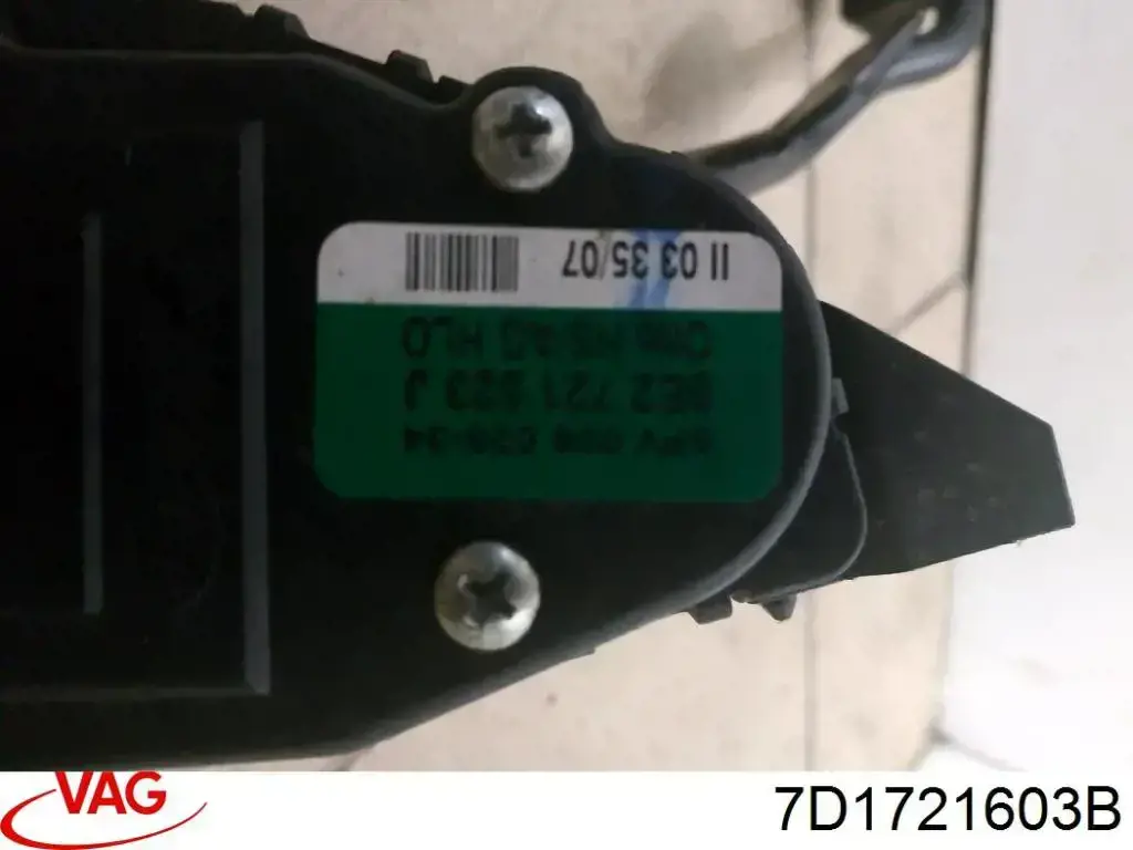 Підаль газу VAG 7D1721603B ціна, від 94.85 USD