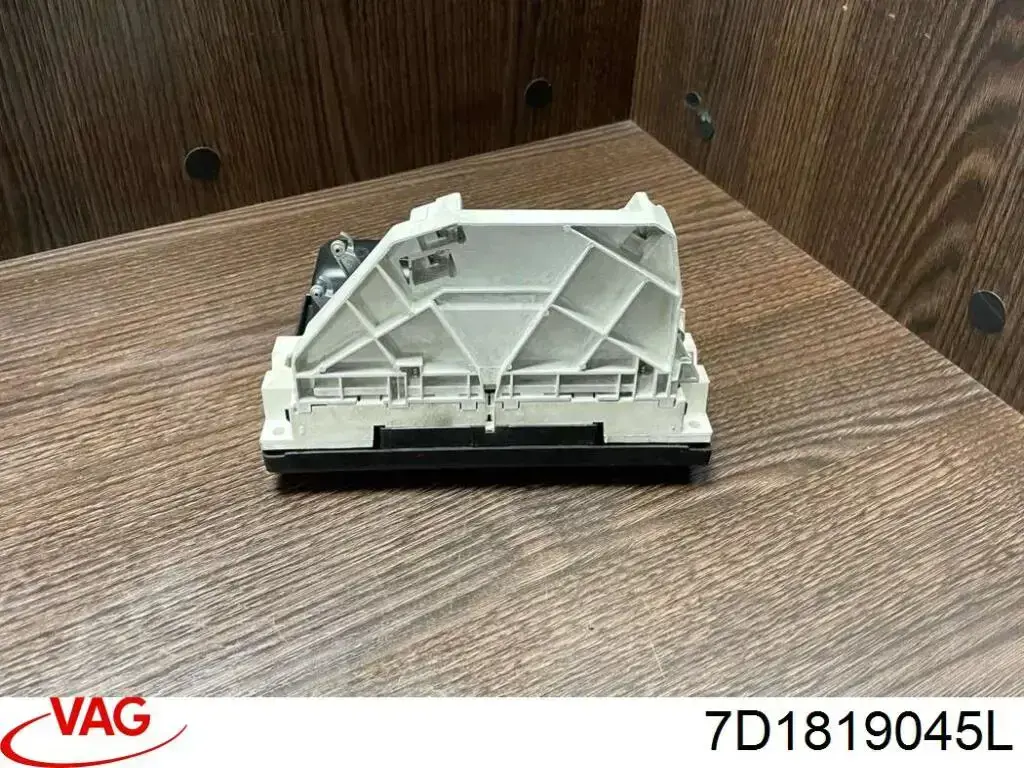Купити 7D1819045L VAG Блок управління пічкою