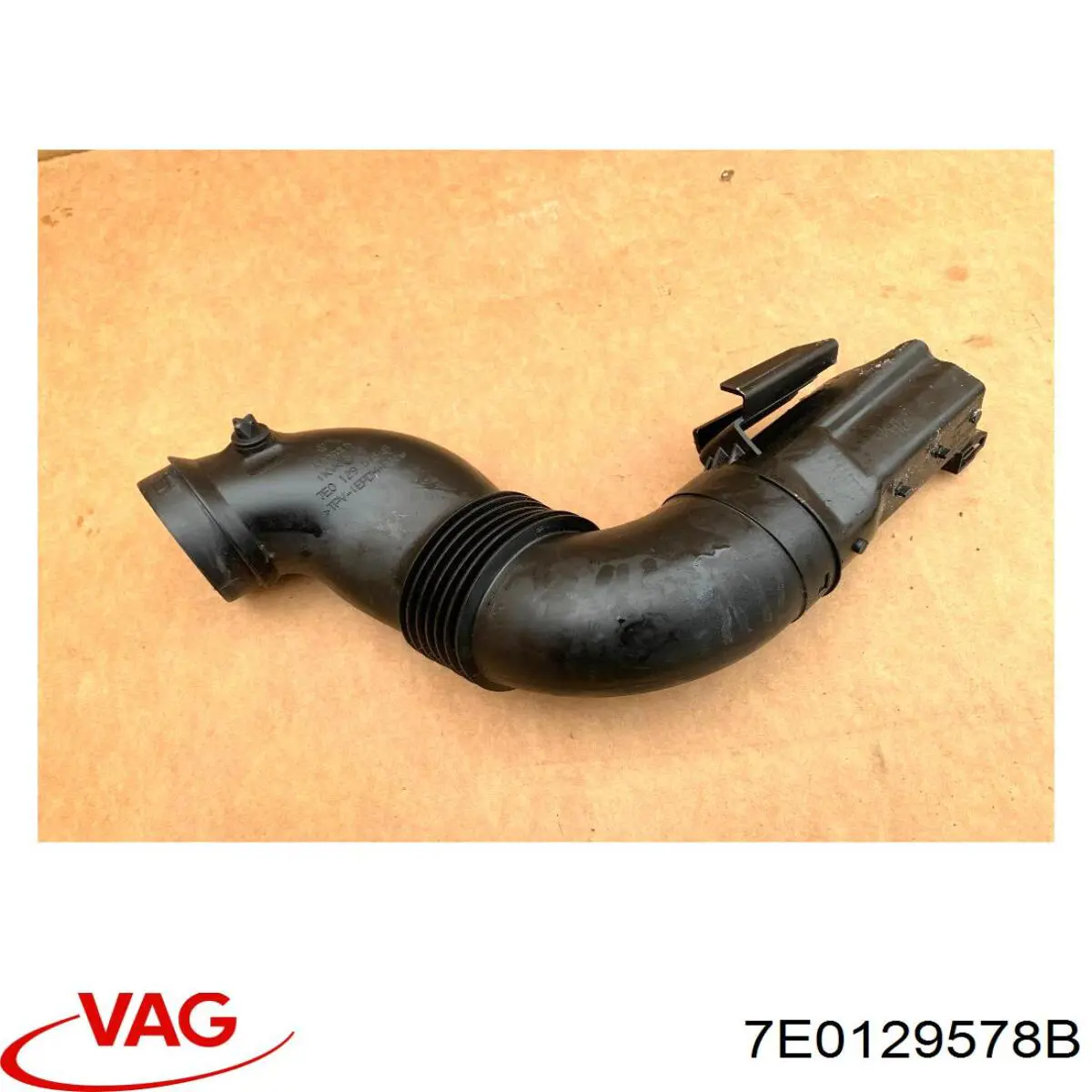 7E0129578B VAG Патрубок повітряний, вхід повітряного фільтра