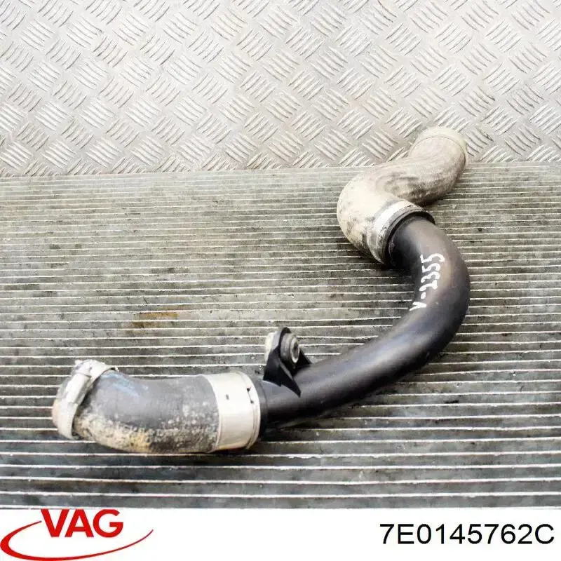 Шланг/патрубок інтеркуллера VAG 7E0145762C ціна, від 41.81 USD