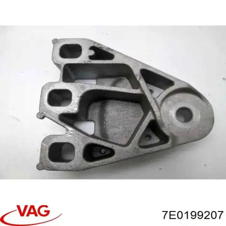 7E0199207 VAG Кронштейн подушки (опори) двигуна, правої