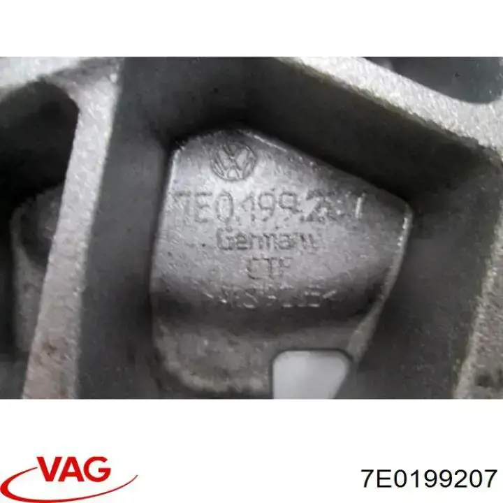 Кронштейн подушки (опори) двигуна, правої VAG 7E0199207 ціна, від 67.78 USD