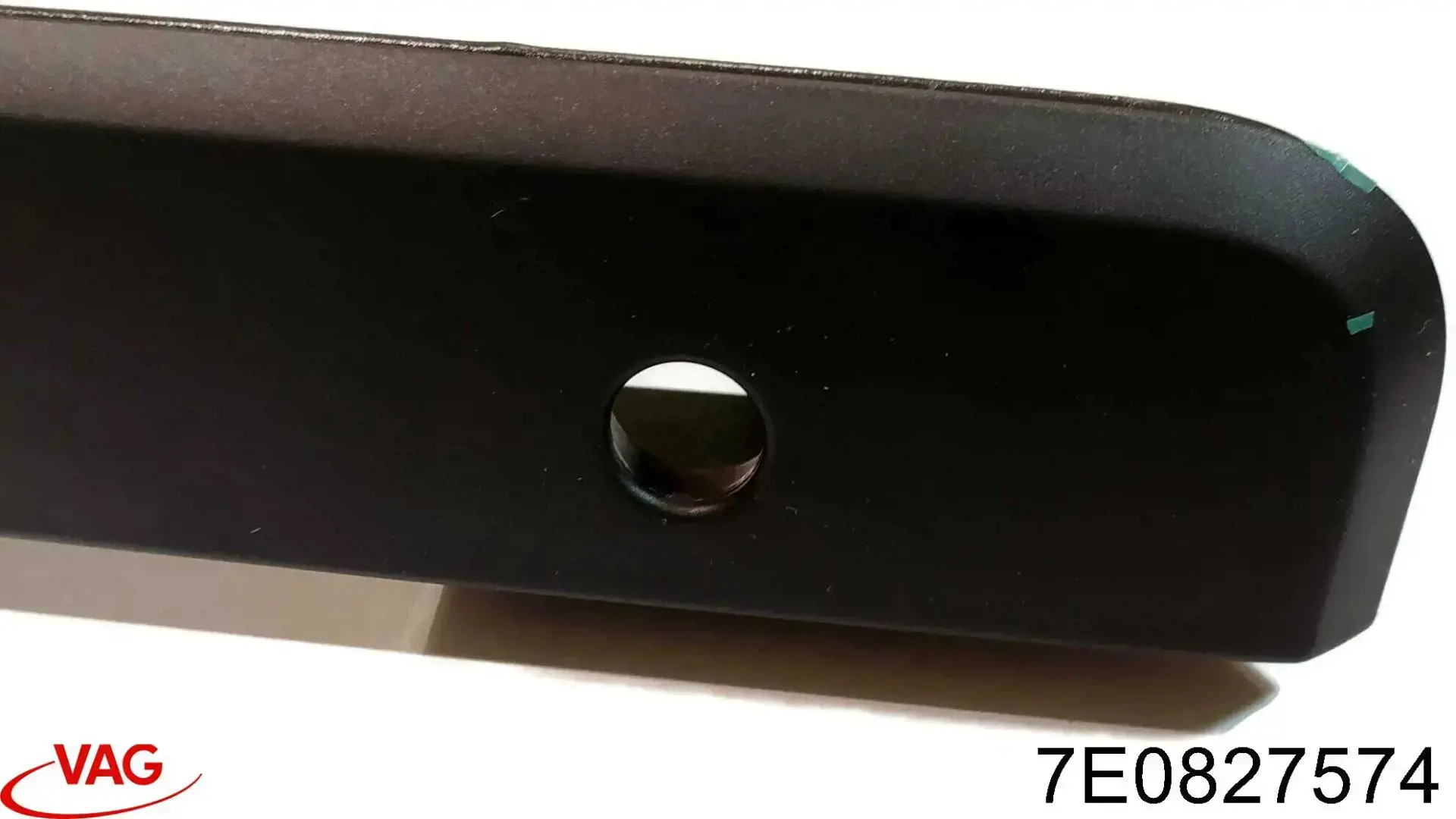 Корпус ліхтаря підсвітки номерного знака VAG 7E0827574 ціна, від 180.34 USD