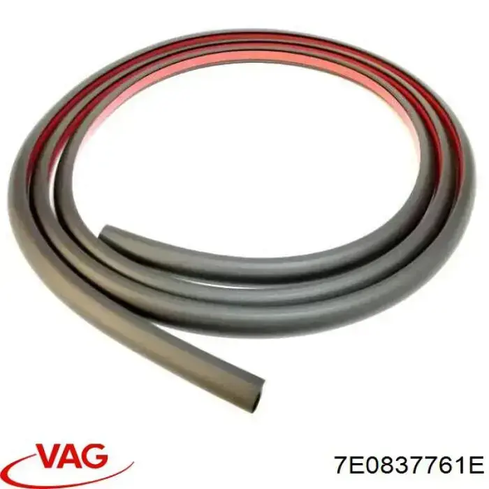 Купити 7LA837761 VAG Ущільнювач двері передньої лівої (на кузові)