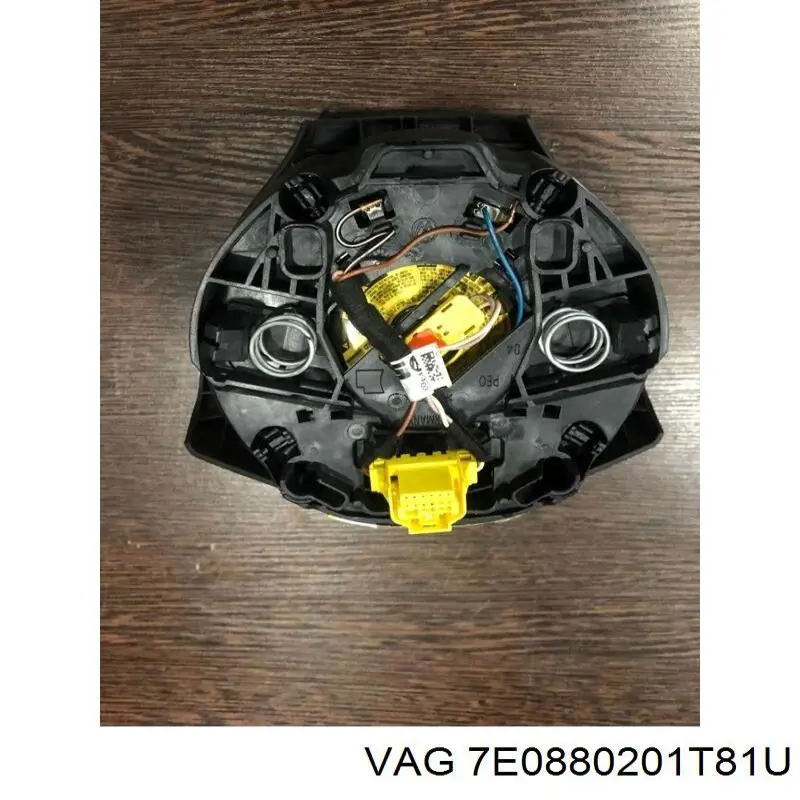 Подушка Айрбег водія VAG 7E0880201AT81U ціна, від 177.32 USD