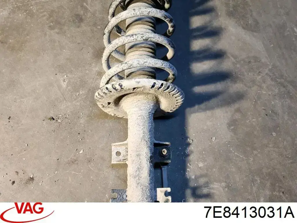Купити 7E8413031A VAG Амортизатор передньої підвіски