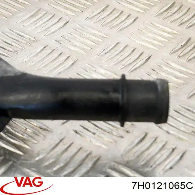 Шланг/патрубок системи охолодження VAG 7H0121065C ціна, від 13.89 USD