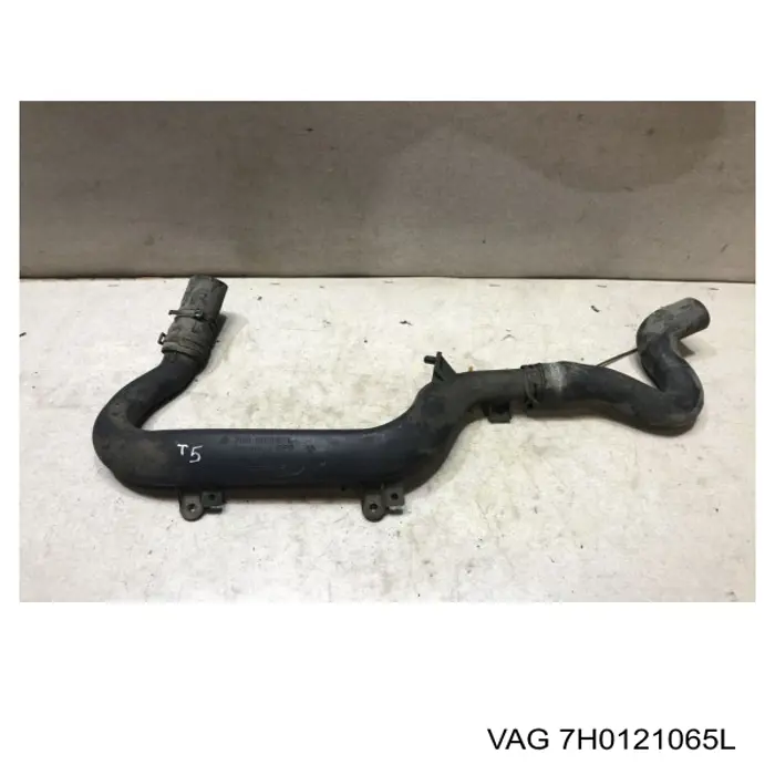 Шланг/патрубок системи охолодження VAG 7H0121065L ціна, від 15.52 USD