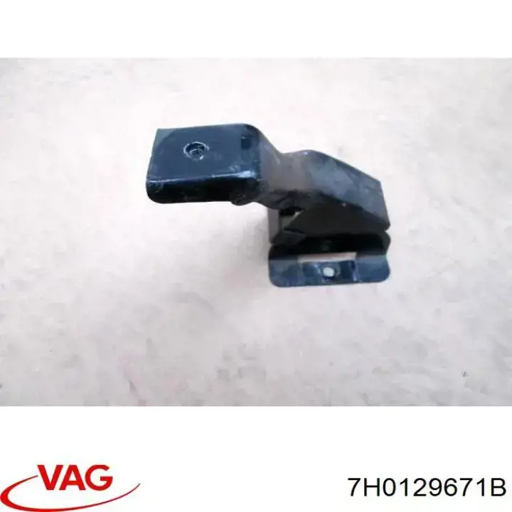 7H0129671 VAG Кронштейн повітряного фільтра