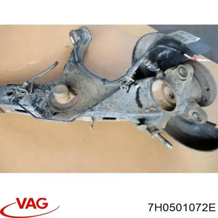 Важіль задньої підвіски нижній, правий VAG 7H0501072D ціна, від 5.99 USD