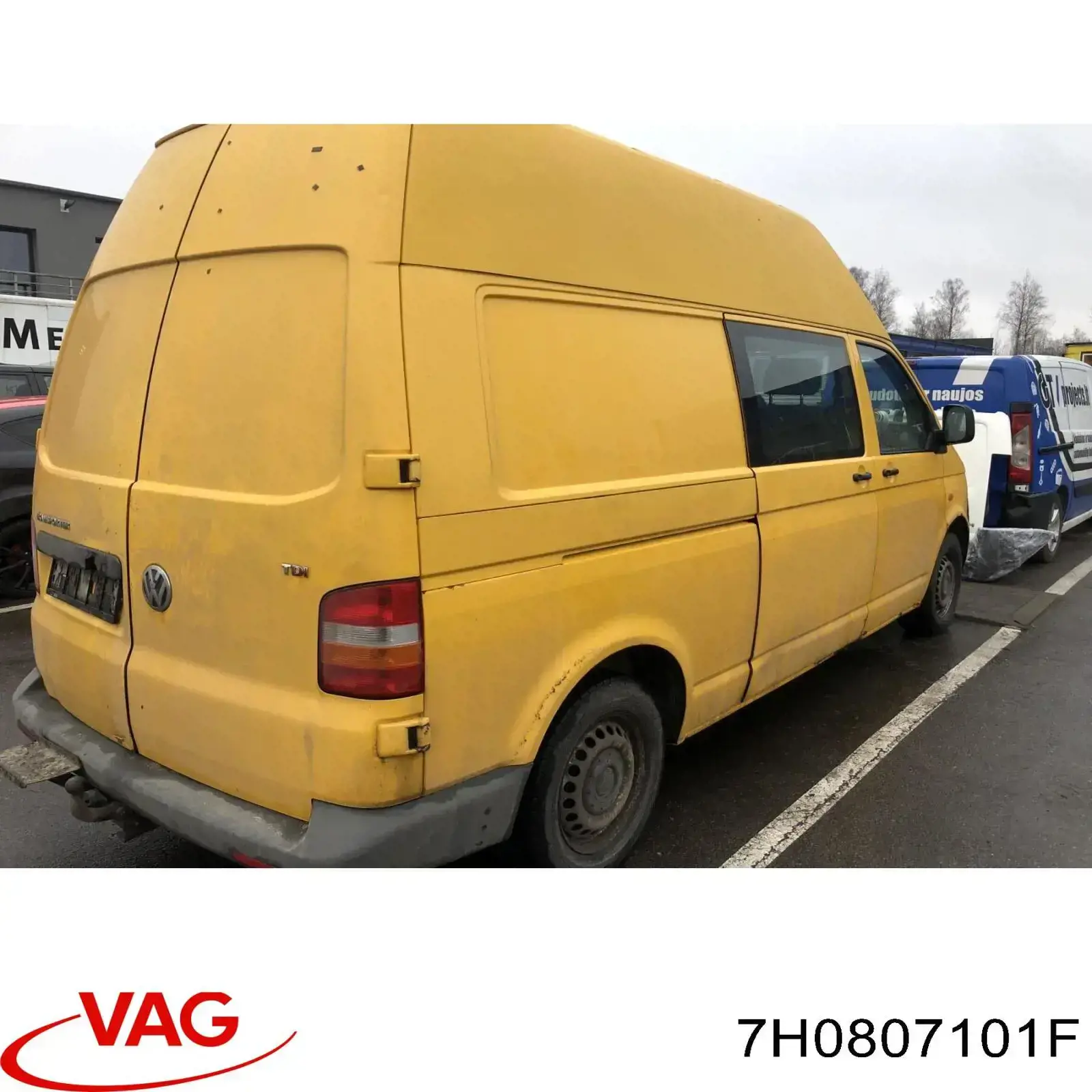 Передній бампер 7H0807101F VAG