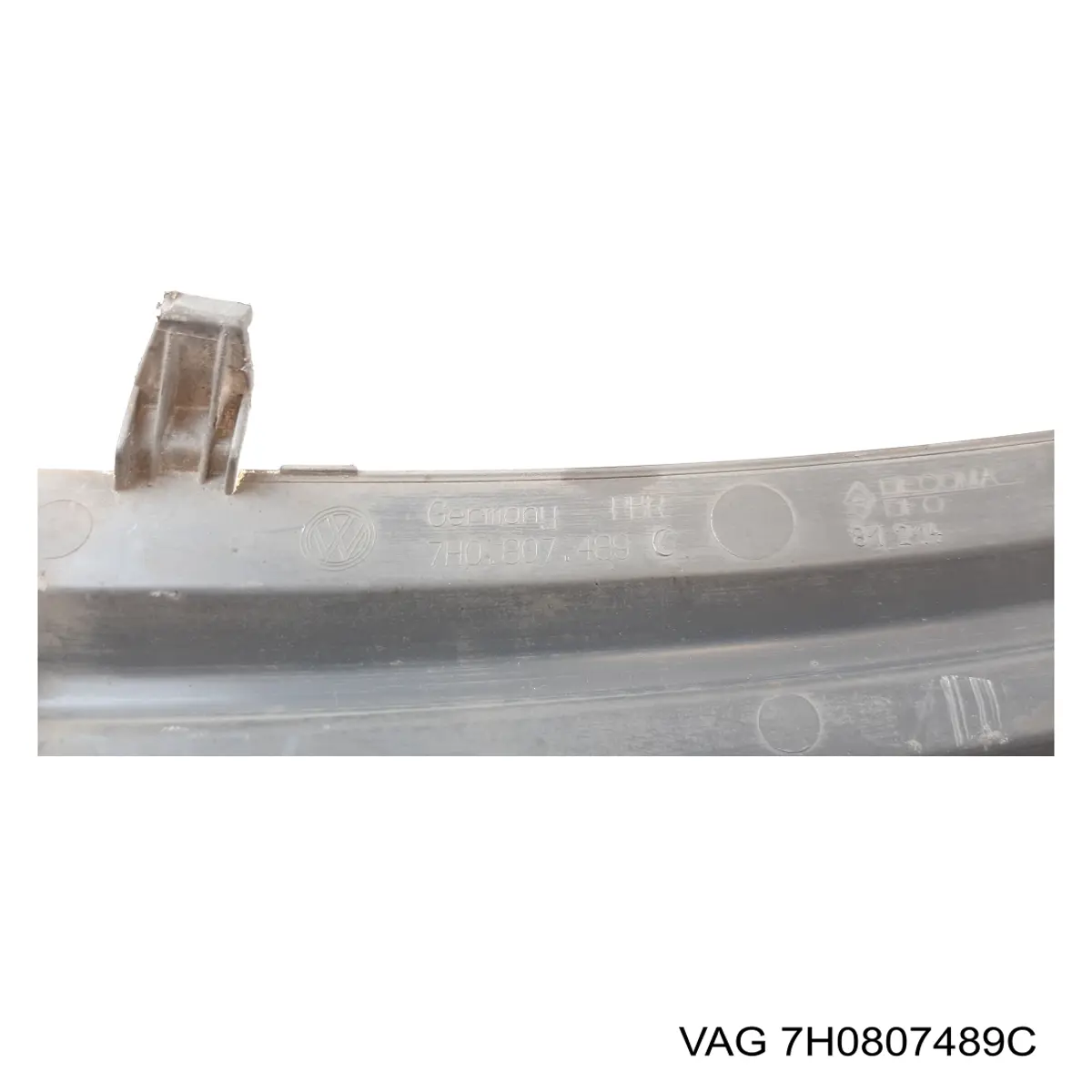 Решітка переднього бампера, ліва YTT Y13170 ціна, від 4.22 USD