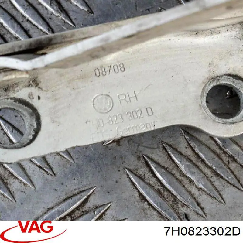 Петля капота, права 7H0823302C VAG
