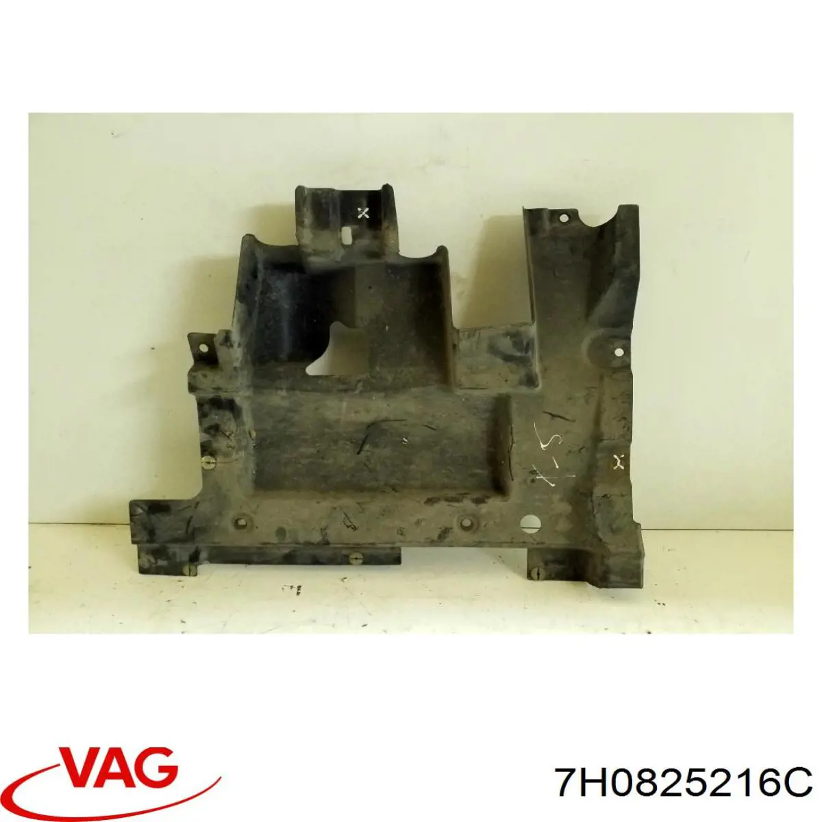 Купити 7H0825216C VAG 