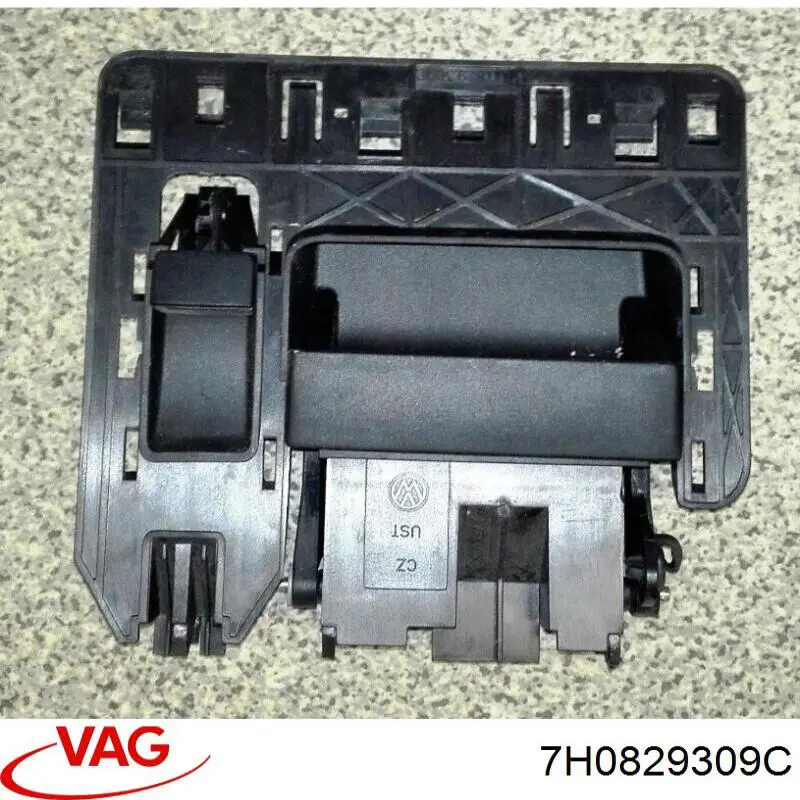 Ручка кришки багажника внутрішня VAG 7H0829309C ціна, від 8.45 USD