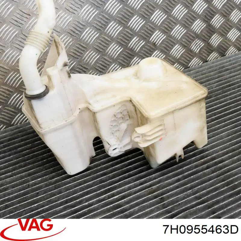 Горловина бачка омивача 7H0955463D VAG