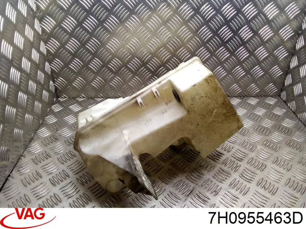 Горловина бачка омивача VAG 7H0955463D