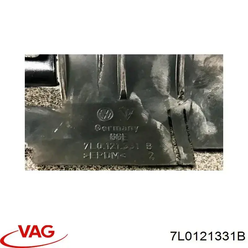 Купити 7L0121331B VAG Повітропровід (дефлектор) радіатора, лівий
