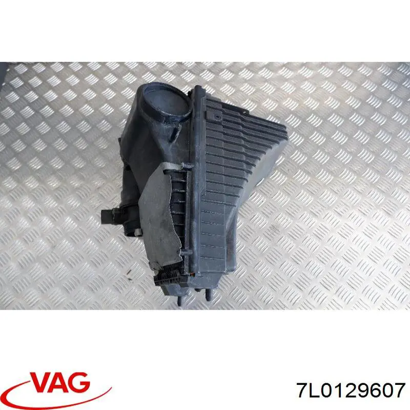 Корпус повітряного фільтра VAG 7L0129607 ціна, від 50.73 USD