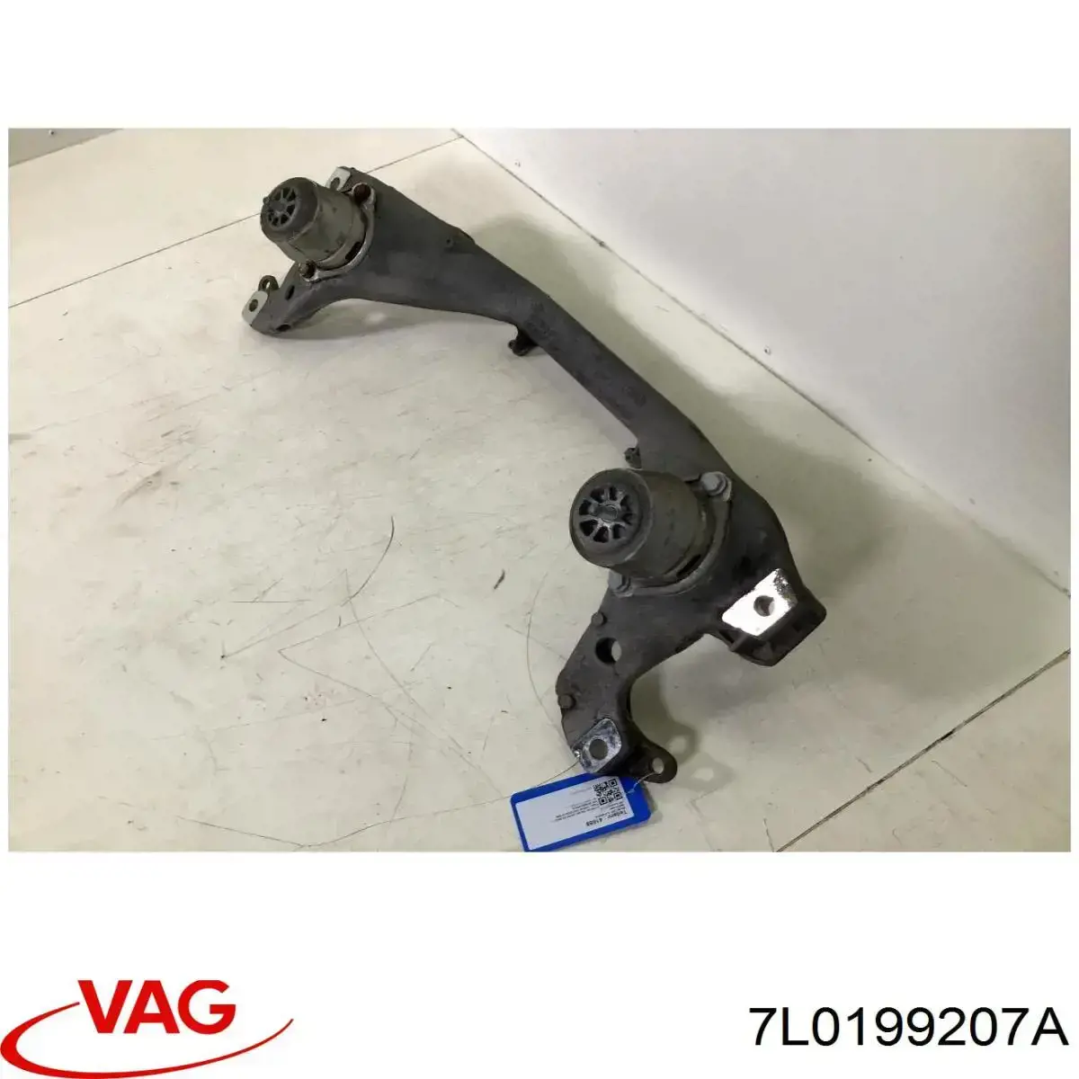 Купити 7L0199207A VAG Балка кріплення двигуна