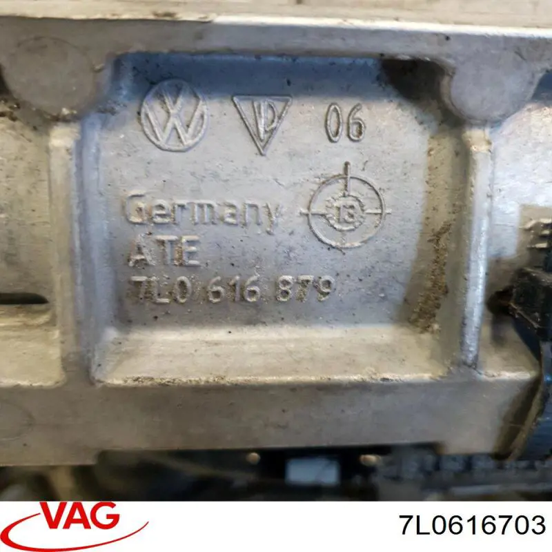 7L0616703 VAG Шланг повітряний вентиляції картера