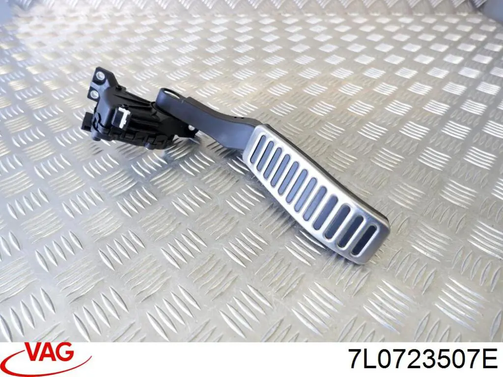 Педаль акселератора Volkswagen Touareg II