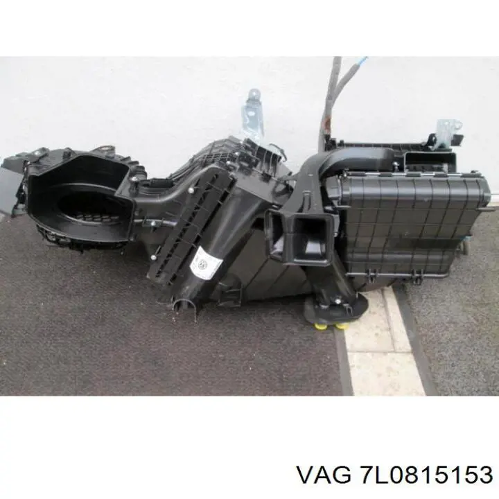 7L0815153 VAG Корпус вентилятора пічки (опалювача салону), в зборі