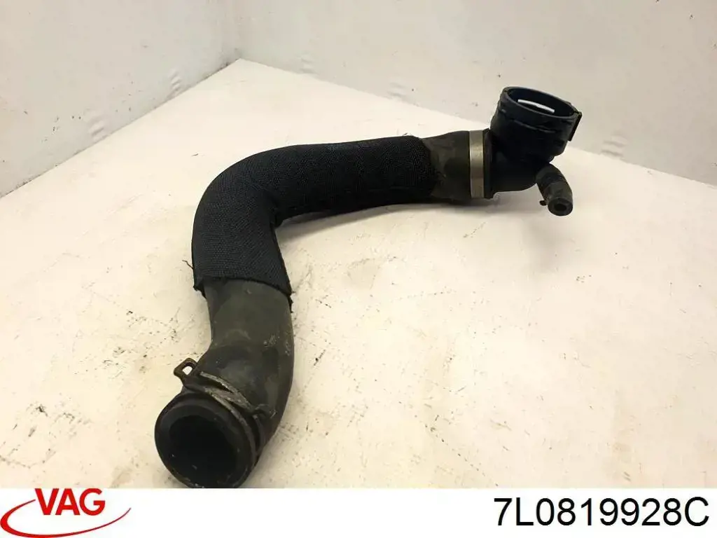 Шланг кондиціонера, від заднього випарювача до компресора VAG 7L0819928C ціна, від 13.83 USD
