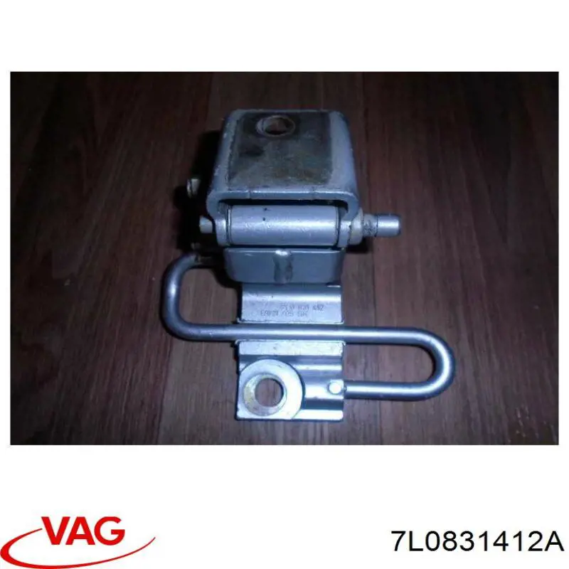 7L0831412A VAG Петля передніх дверей, правою