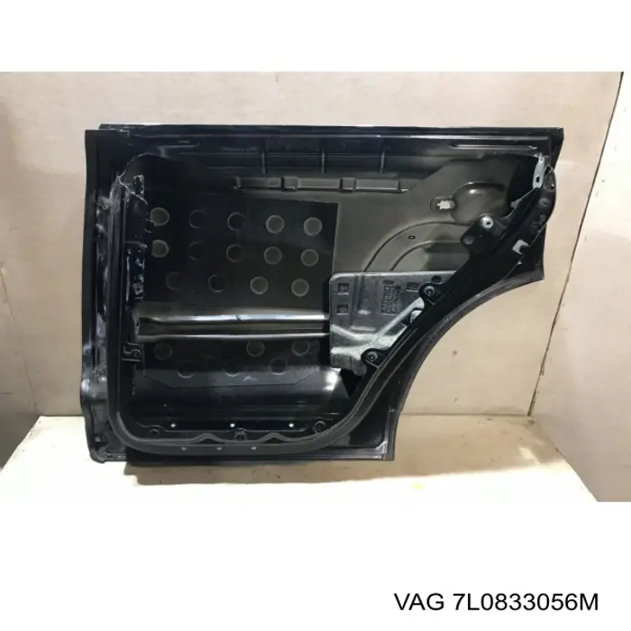 Двері задні, праві VAG 7L0833056M ціна, від 50.76 USD