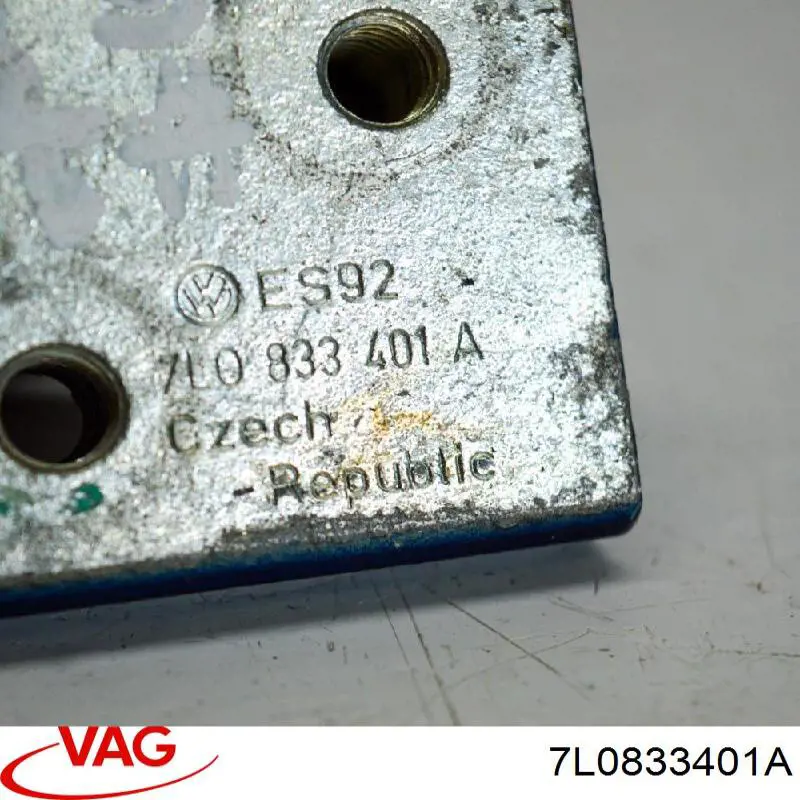 Дверний шарнір задній лівий VAG 7L0833401A ціна, від 5.64 USD