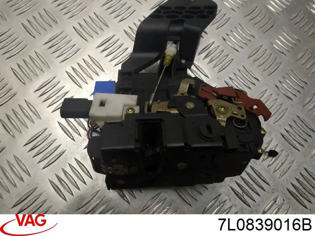 Замок задньої дверї, правої VAG 7L0839016B ціна, від 33.86 USD