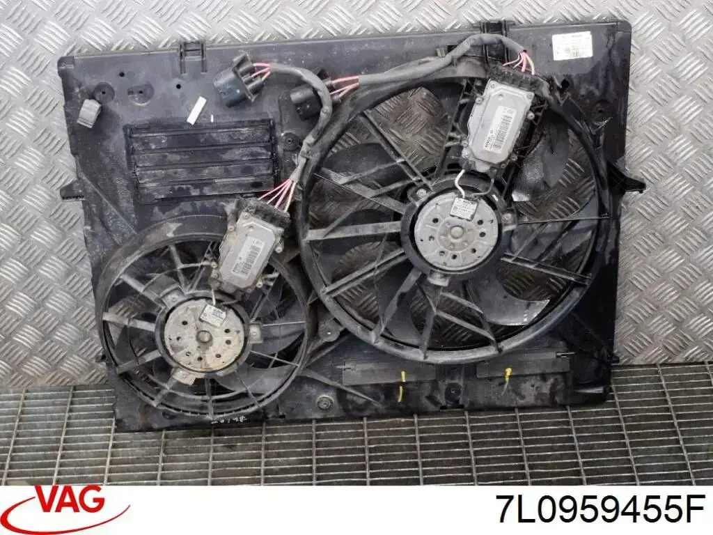 Купити 7L0959455F VAG Електровентилятор охолодження в зборі (двигун + крильчатка), лівий