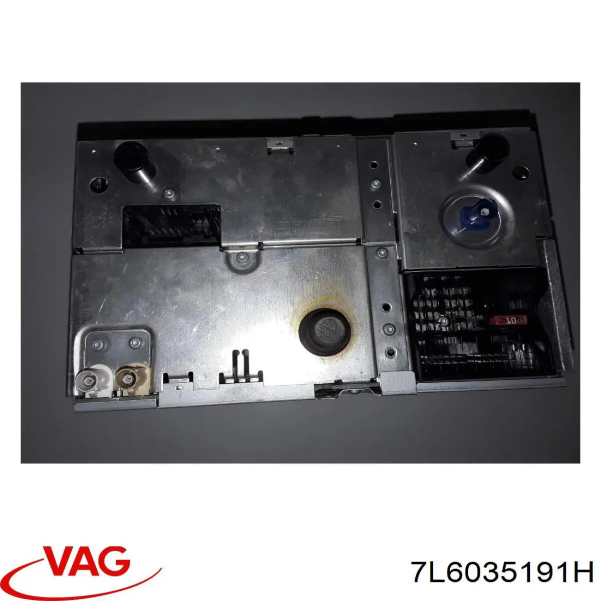 7L6035191RV VAG магнітола (радіо am/fm універсальна)