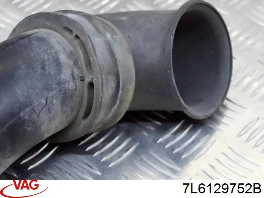 Купити 7L6129752B VAG Патрубок повітряний, вхід повітряного фільтра