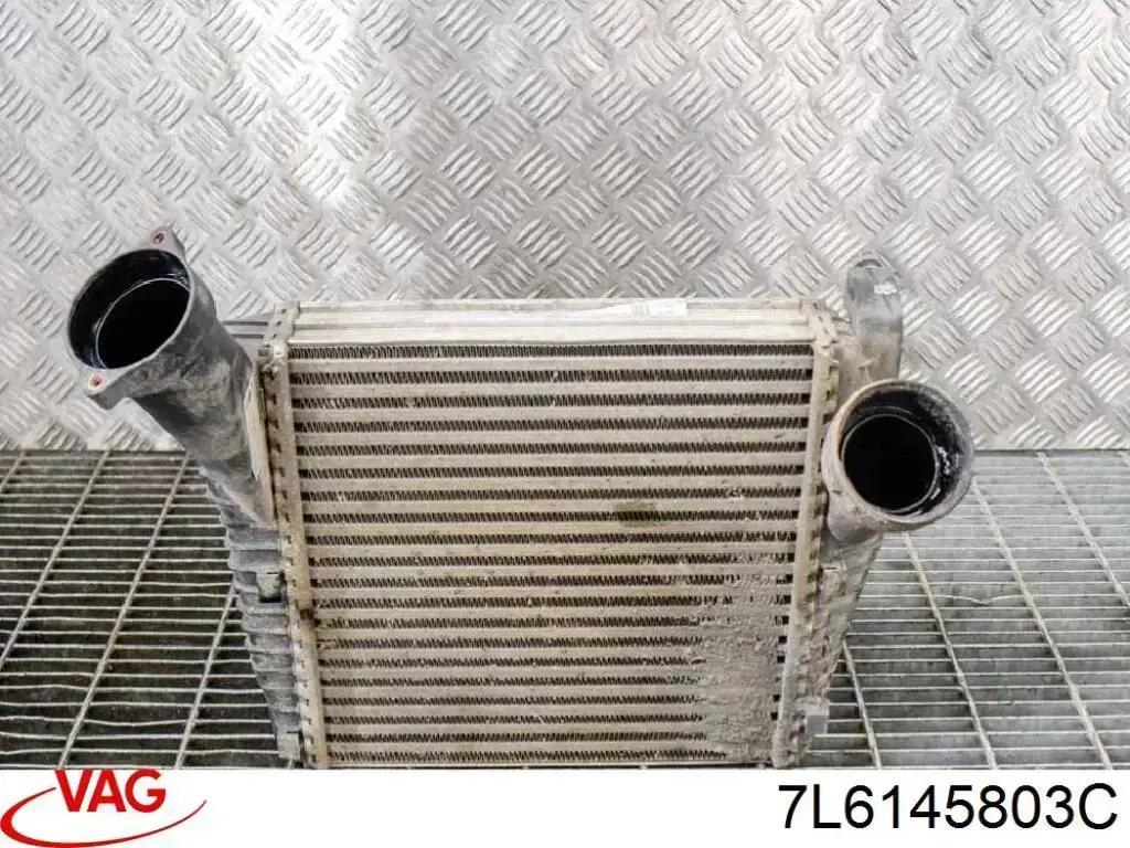 Купити 7L6145803C VAG Радіатор интеркуллера