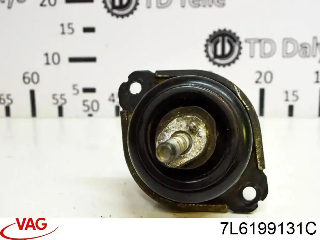 Подушка (опора) двигуна ліва/права 7L6199131C VAG