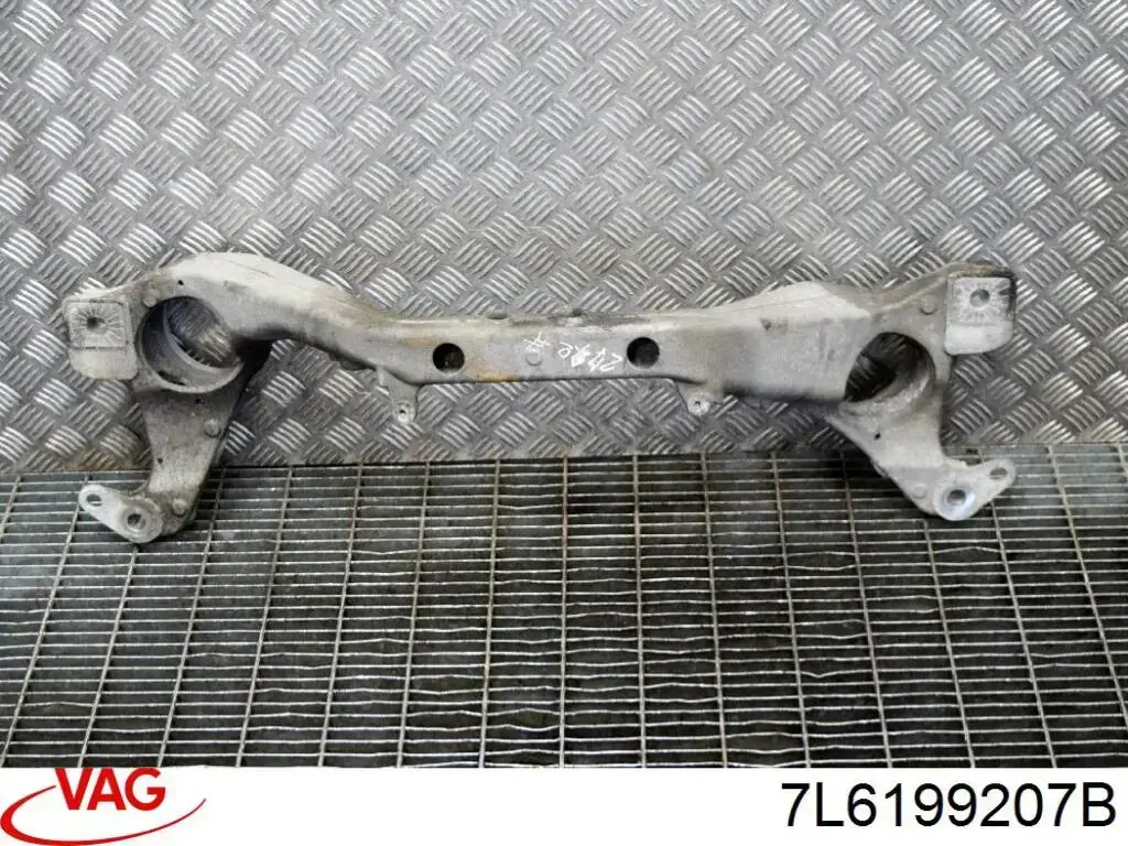 Купити 7L6199207B VAG Балка кріплення двигуна