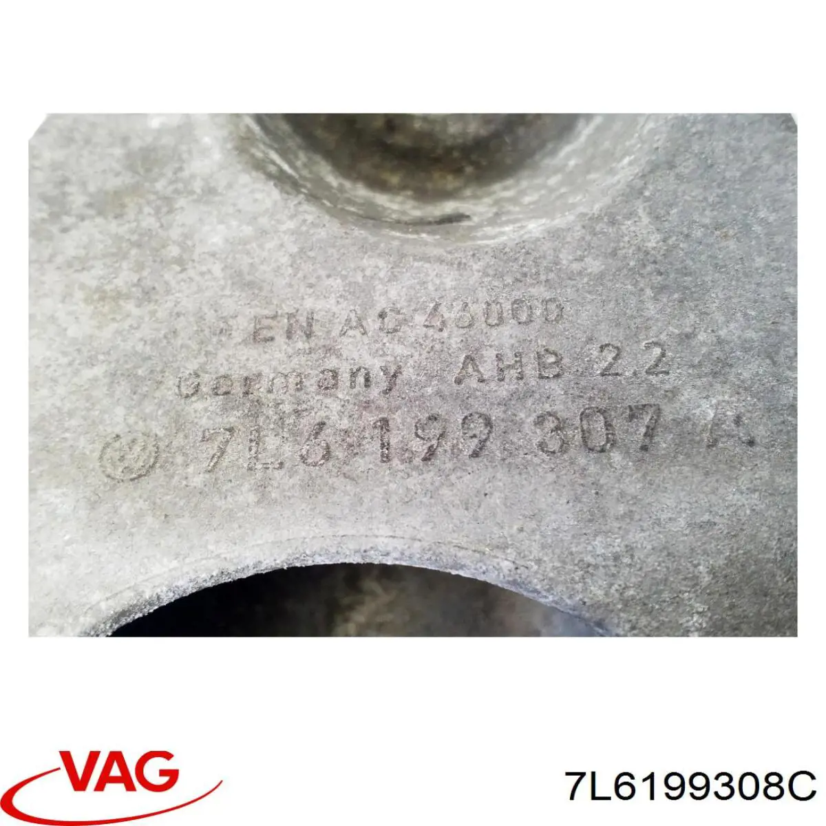 Кронштейн подушки (опори) двигуна, правої VAG 7L6199308C ціна, від 18.98 USD