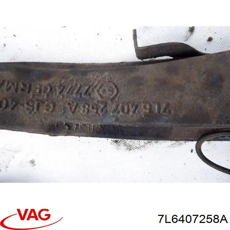 7L6407258A VAG Цапфа - поворотний кулак передній, правий
