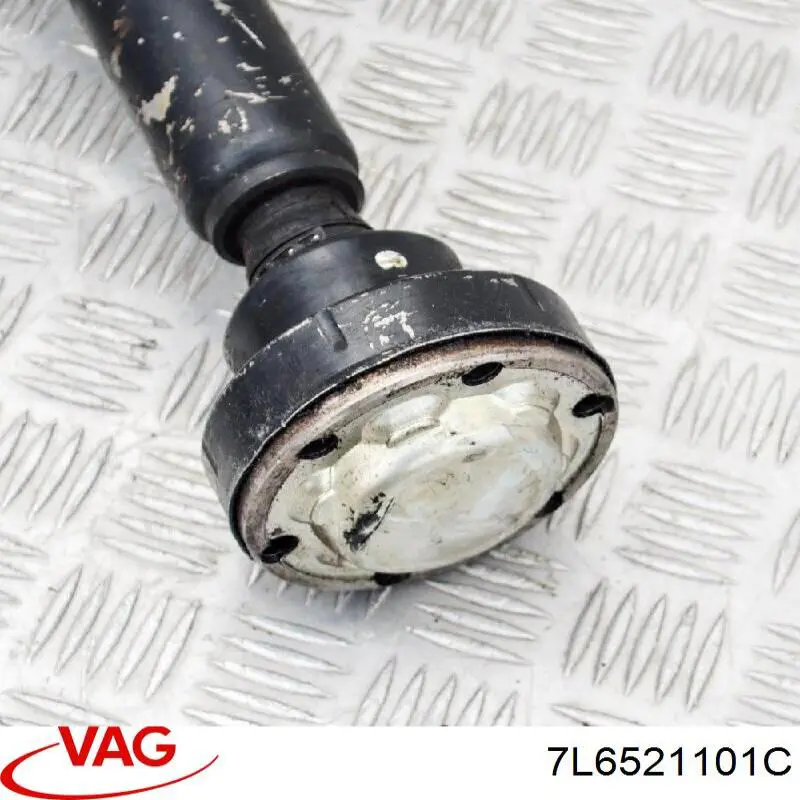 Вал карданний переднього моста VAG 7L6521101C ціна, від 50.62 USD