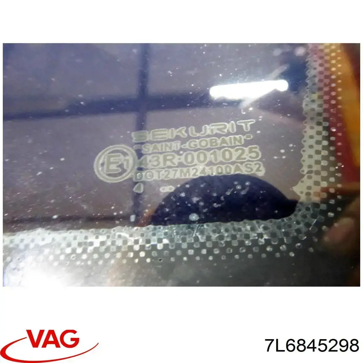 Скло багажного відсіку, праве VAG 7L6845298 ціна, від 19.00 USD