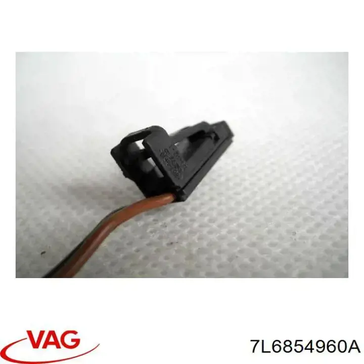 7L6854960A VAG Молдинг переднього правого крила