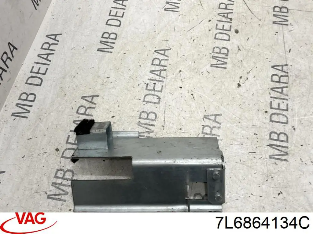 Купити 7L6864134C VAG 