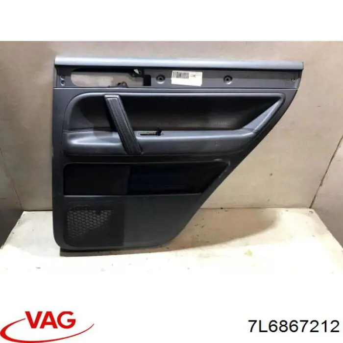 Купити 7L6867212 VAG Внутрішня обшивка правих задніх дверей
