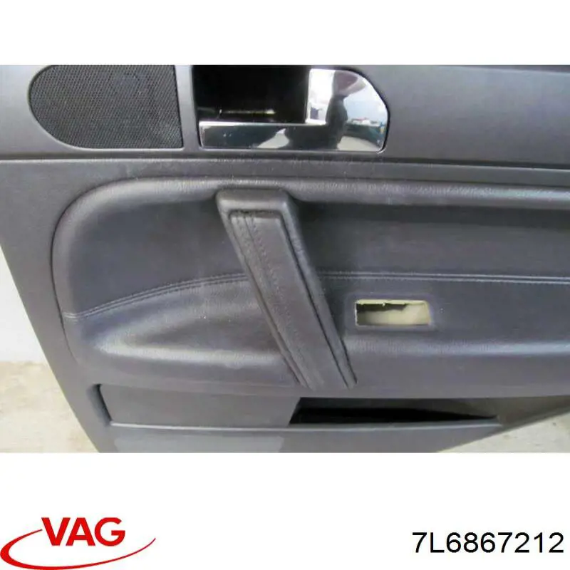 Обшивка-облицювання задніх дверей, правою, внутрішня 7L6867212 VAG